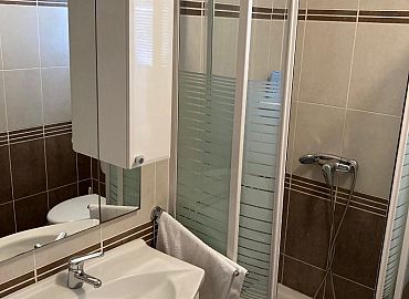 Smještaj na Murteru - Apartmani Haidi kupaonica