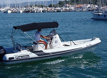 Falcor 22 Rent a Boat Murter 15