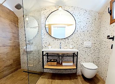 Hacienda Murter Bathroom I 1