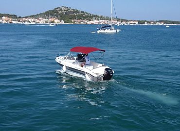 Speedy Evo 590  Rent a Boat Murter 4