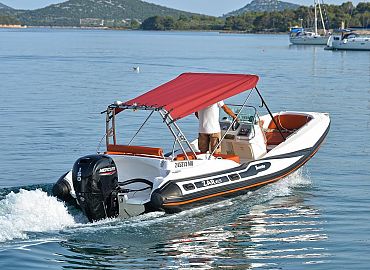 ZAR 65 gumeni gliser za najam na Murteru1